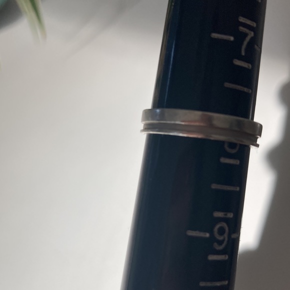 Sterling 925 pipe cut ring. Industrial style. Vintage approximate size 8US - Picture 6 of 6